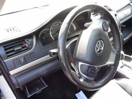 2014 Toyota Camry SE White 2.5L AT #Z22867